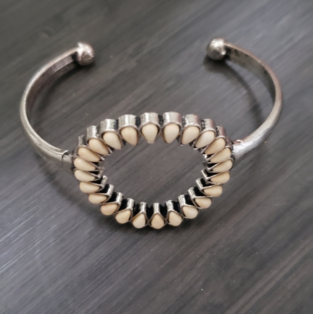 Jewelry - Picture 3 of 16